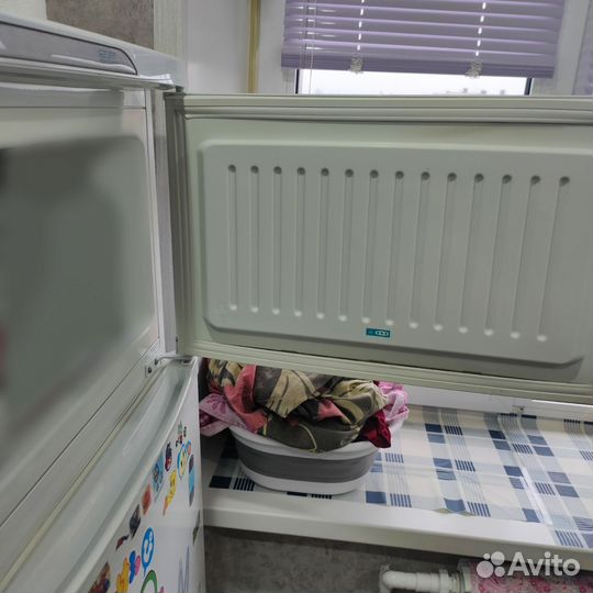 Холодильник stinol