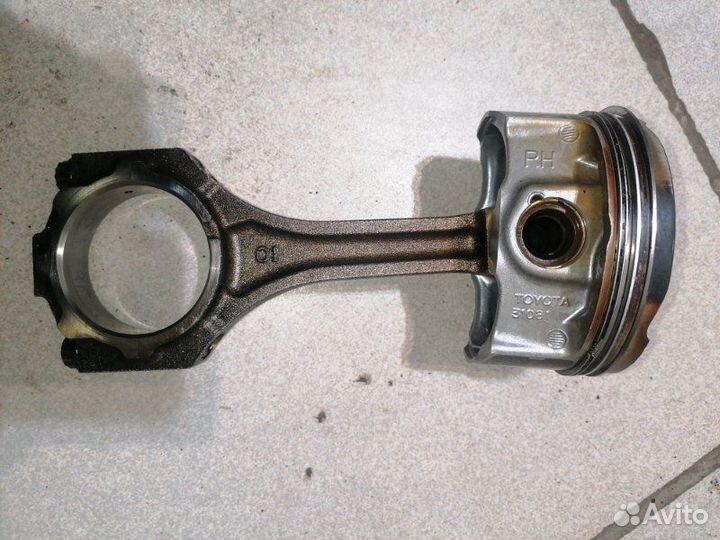 Поршень c шатуном правый Lexus Gs350