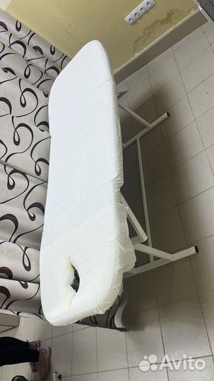 Массажная кушетка