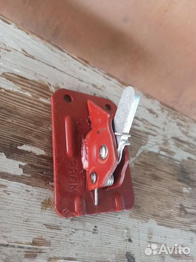 Зажим пружинный