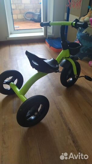 Продам трёхколёсный детский велосипед