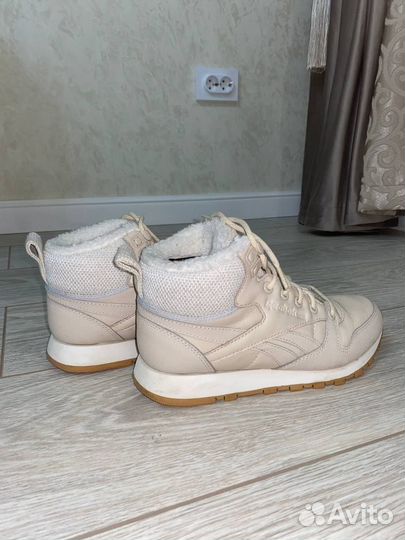 Кроссовки женские Reebok утепленные