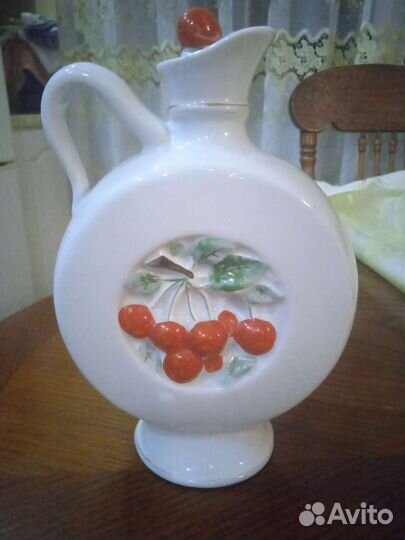 Кувшин интерьерный