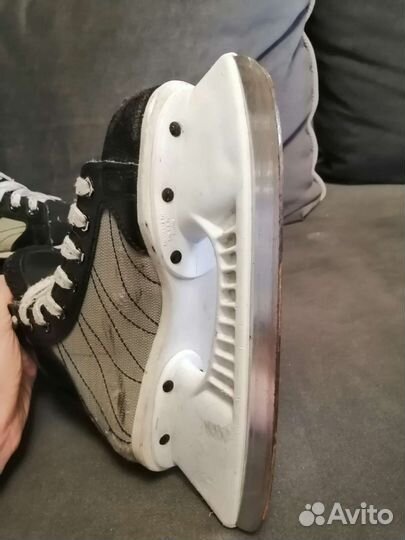 Хоккейные коньки bauer