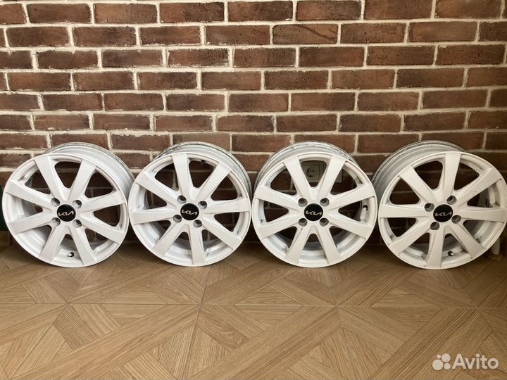 Литые диски Kia, Hyundai. R15 4x100 Белые