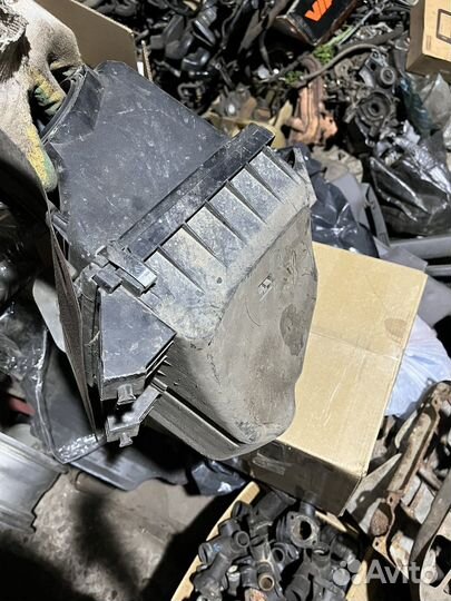 Корпус воздушного фильтра passat б 5 1.6