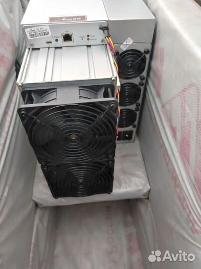 Asic майнер Bitmain Antminer S19