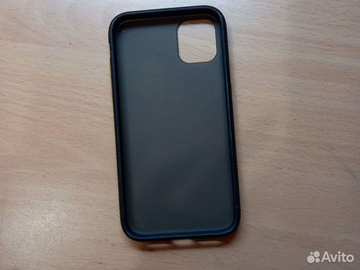 Чехол на iPhone 11