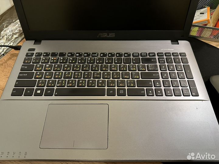 Ноутбук asus x550c