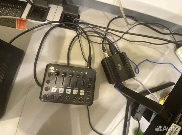 Студийный микрофон Audio-technica AT2035