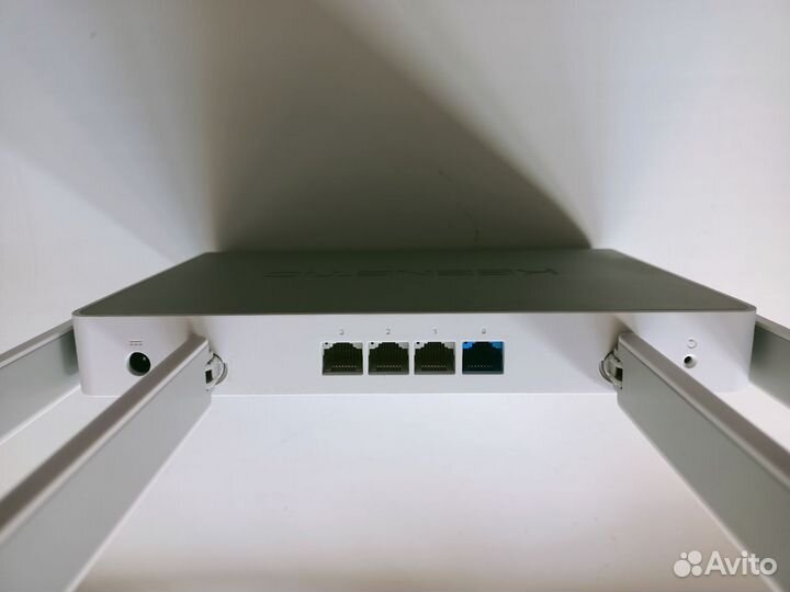 Wi-Fi роутер Keenetic Hopper KN-3810