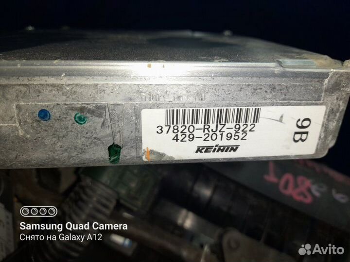 Двигатель honda mobilio 2005 GB1 L15A vtec 188