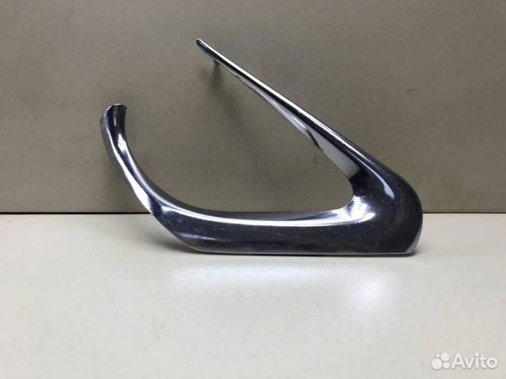 Рамка противотуманной фары правой Toyota Camry V50