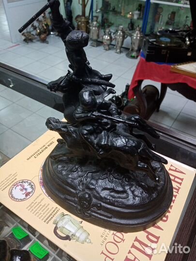 Статуэтки, пепельницы, подсвечники