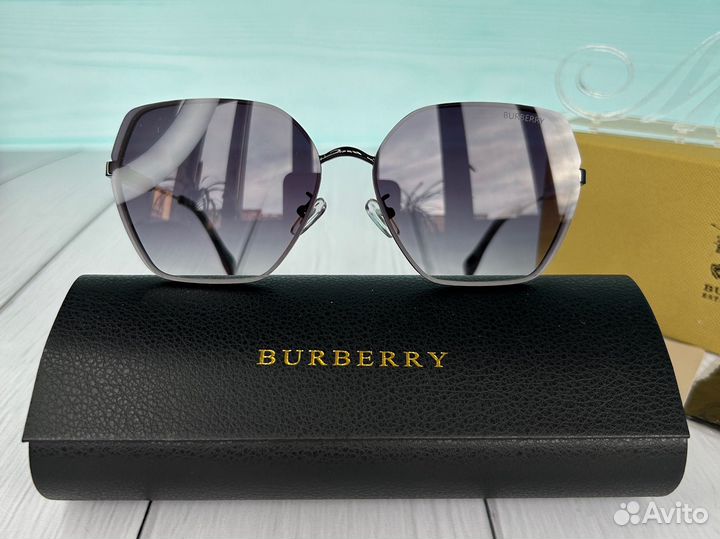 Очки женские Burberry солнцезащитные новые