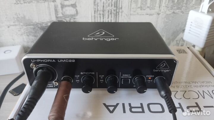 Внешняя звуковая карта Beringer UMC22