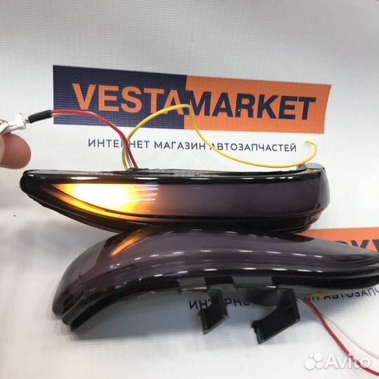 Повторитель поворота в зеркало LADA vesta плазма