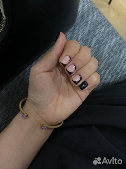 Модель на маникюр