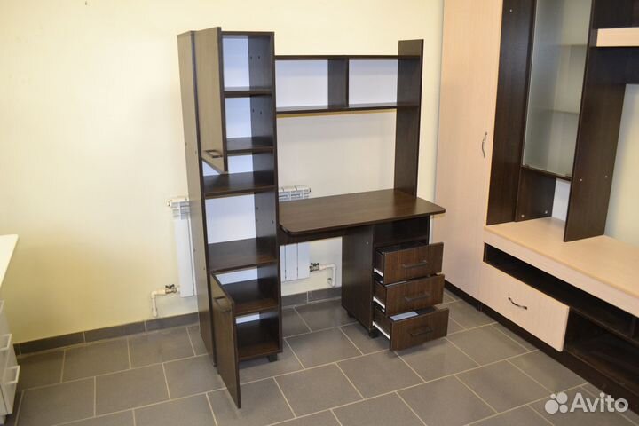 Стол письменный, уголок школьника