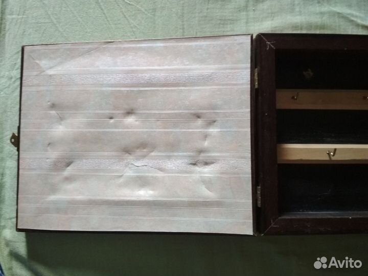 Ключница настенная деревянная