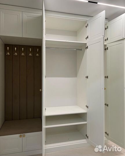 Прихожая с мягким местом на заказ