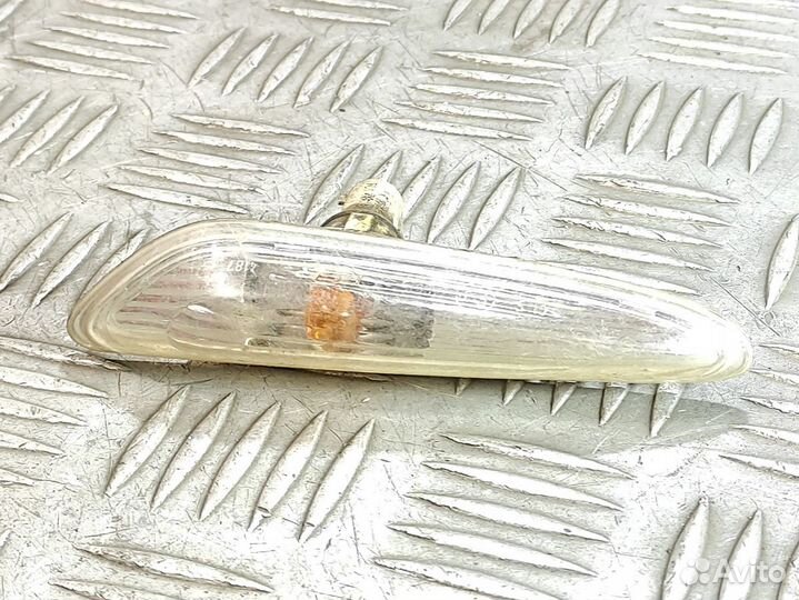 Повторитель в крыло левый Bmw X3 e83 2004-2010