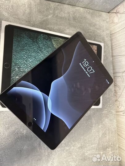 Планшет Apple iPad Pro 10,5