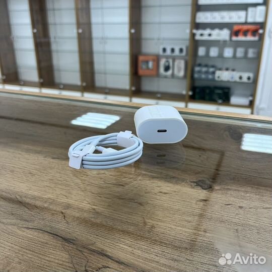 Зарядное устройство Apple USB-C на Lightning