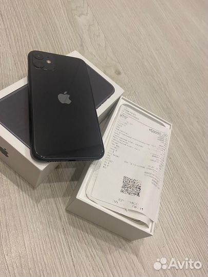 Телефон iPhone 11