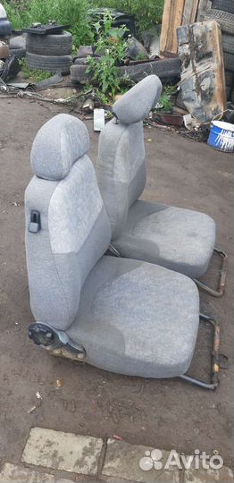 Передние сиденья Лада Надежда ваз-2120