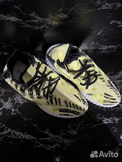 Кроссовки мужские изики