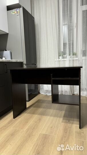 Письменный стол для школьника бу