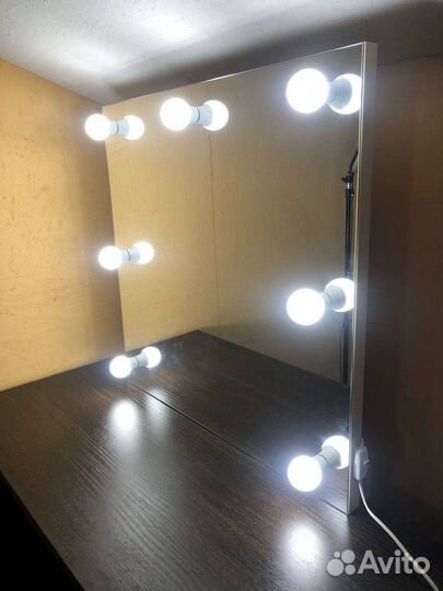Гримëрное зеркало с лампами б/у