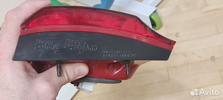 Задняя левая внутренняя фара на Kia Ceed JD