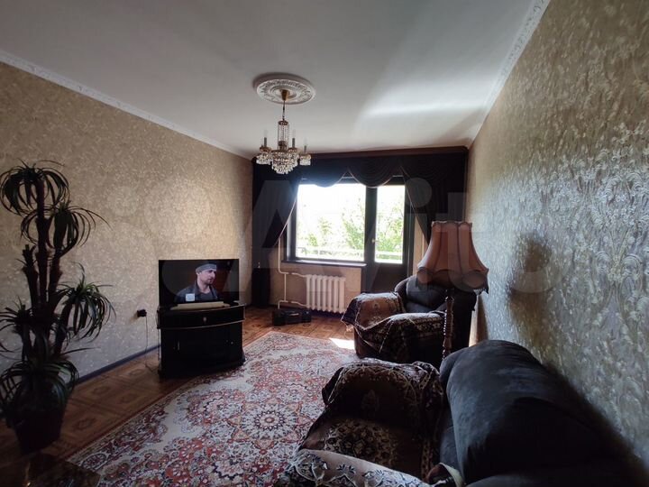 2-к. квартира, 54 м², 3/9 эт.