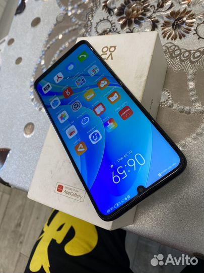 HUAWEI nova Y70, 4/64 ГБ