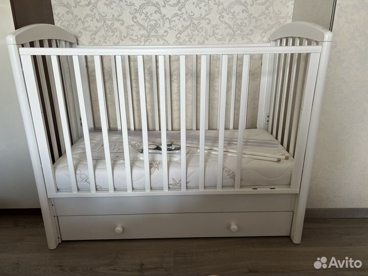 Кроватка гандылян дени маятник+колеса+ящик