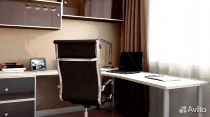 Рабочая зона у окна