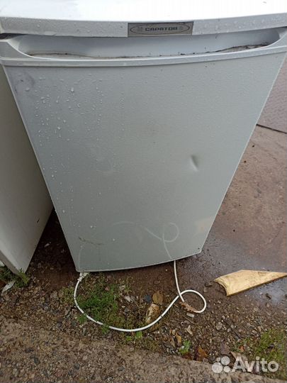 Холодильник маленький с морозилкойб/у