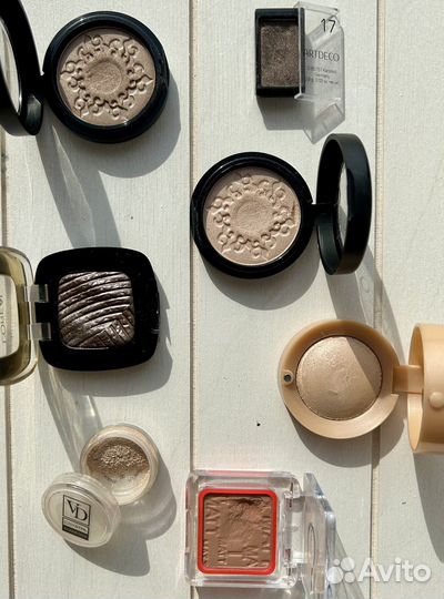 Тени для век