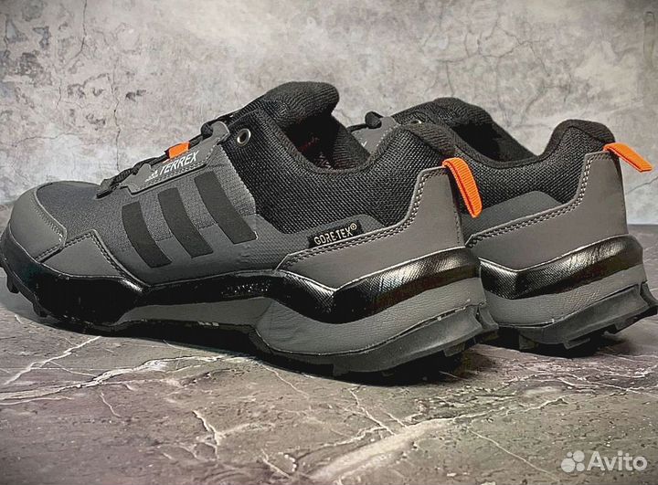 Кроссовки adidas terrex