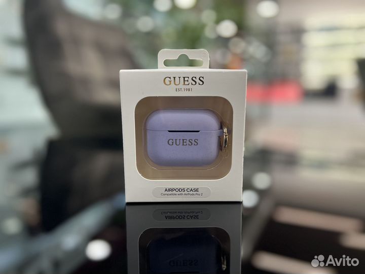 Чехол Guess на AirPods