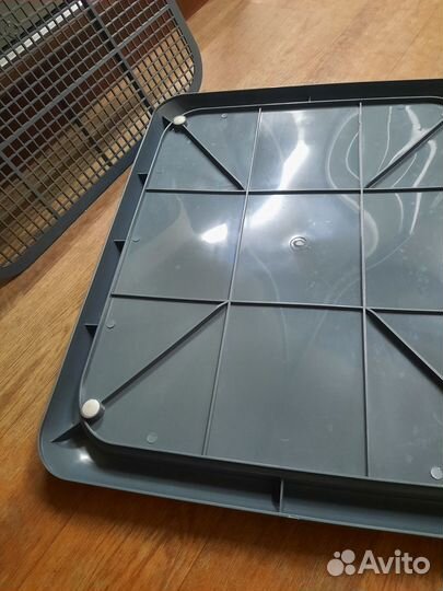 Лоток для собак со столбиком