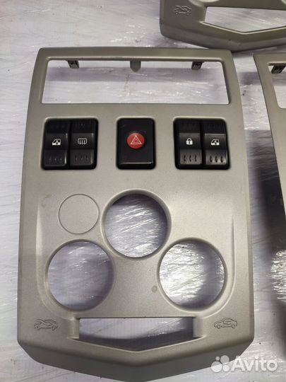 Центральная консоль торпедо Renault Logan