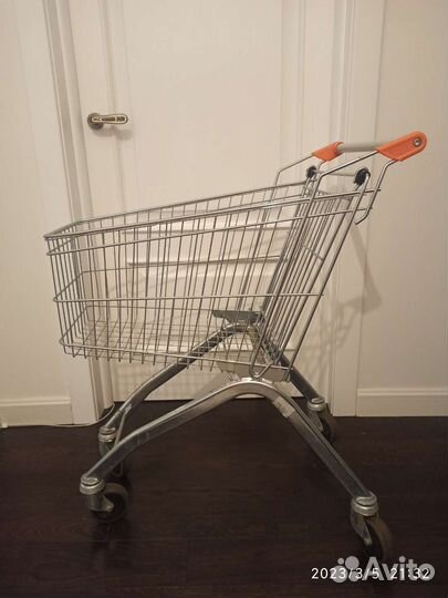 Тележка магазинная, на 60 л. новая