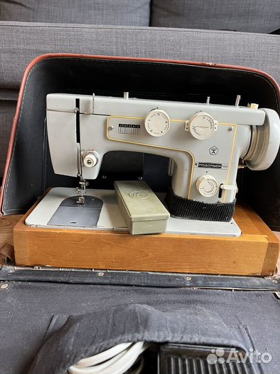 Швейная машина Подольск 142