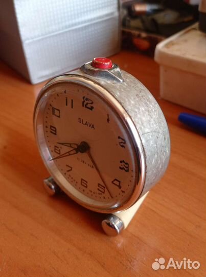 Винтажные часы-будильник Слава