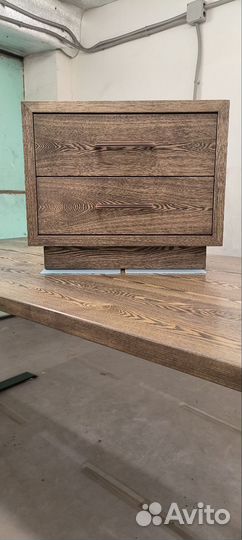 Тумба прикроватная массив дерева новая в наличии