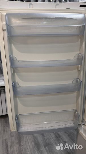Холодильник бу Indesit