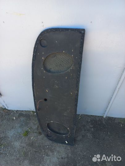 Задняя акустическая полка багажника priora седан